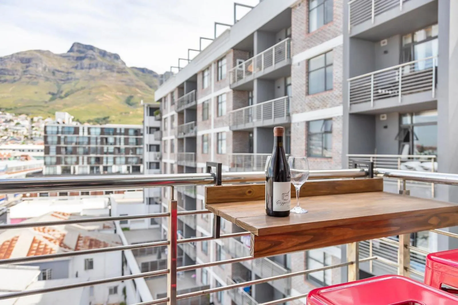 Mountain View Apartment At Woodstock Quarter Cape Town