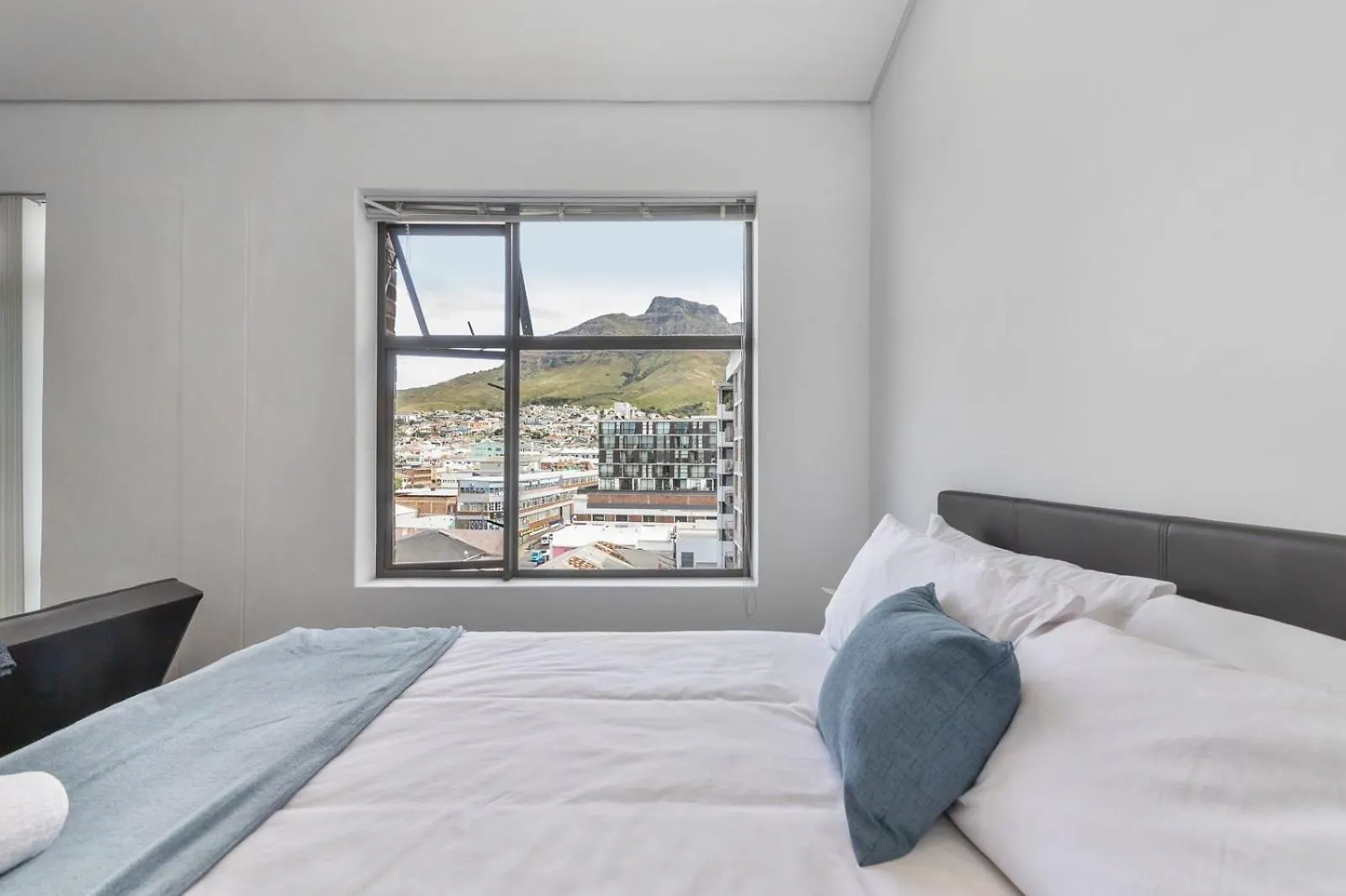 Mountain View Apartment At Woodstock Quarter Cape Town