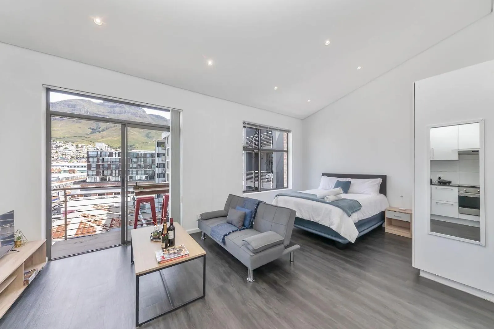 Mountain View Apartment At Woodstock Quarter Cape Town